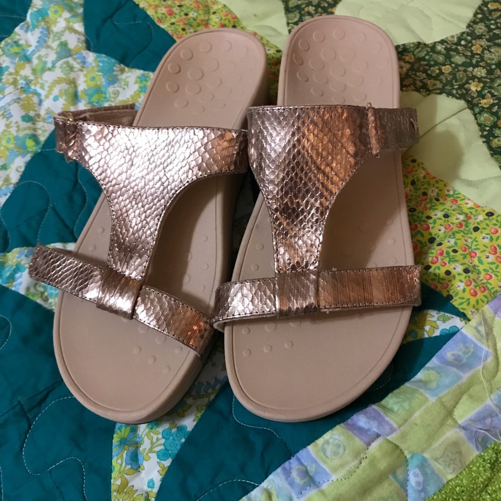 Vionic sandal with Velcro size 8
